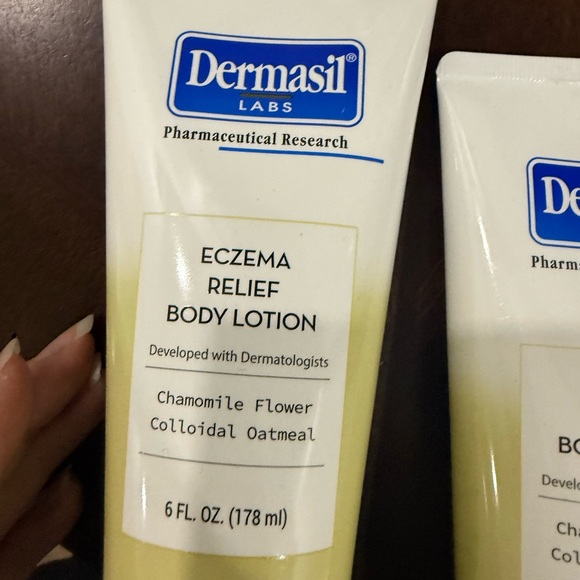 3 Dermasil Eczema Relief Body Lotion - Picture 3 of 4